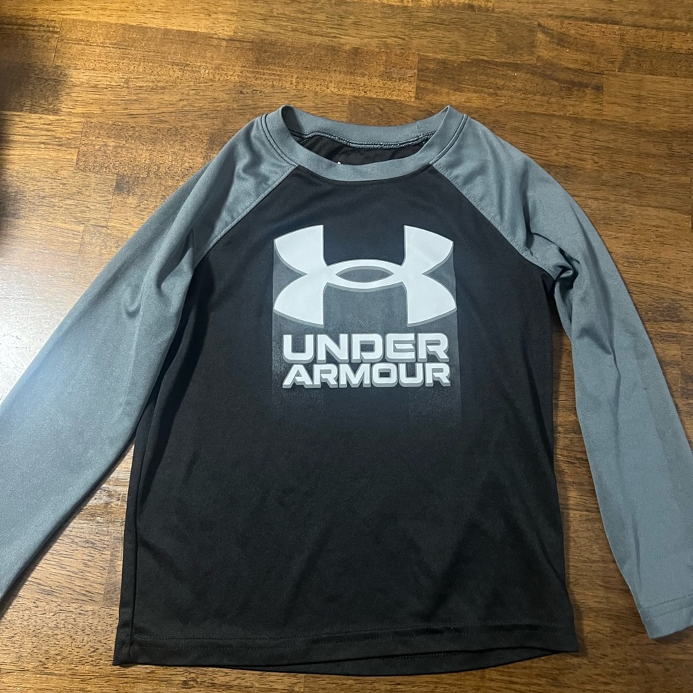 Under Armour Charcoal and Black Crew Neck Shirt